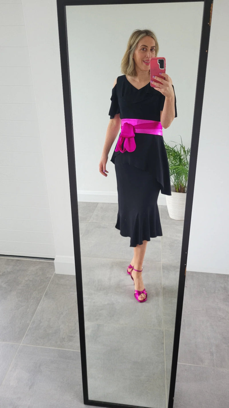 Confident Twosday: Plaid Dress and Pink Heels - I do deClaire